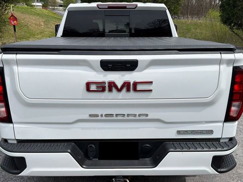 Used 2022 GMC Sierra 1500 Elevation w/ Preferred Package image 3