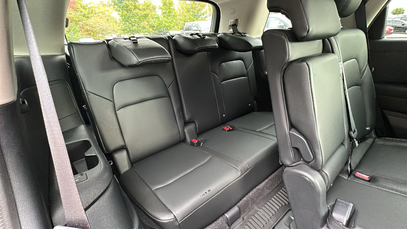 Used 2022 Nissan Pathfinder SL w/ SL Black Package AWD/4WD image 25