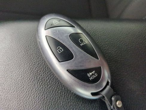 Used 2025 Hyundai Elantra Sport FWD image 35