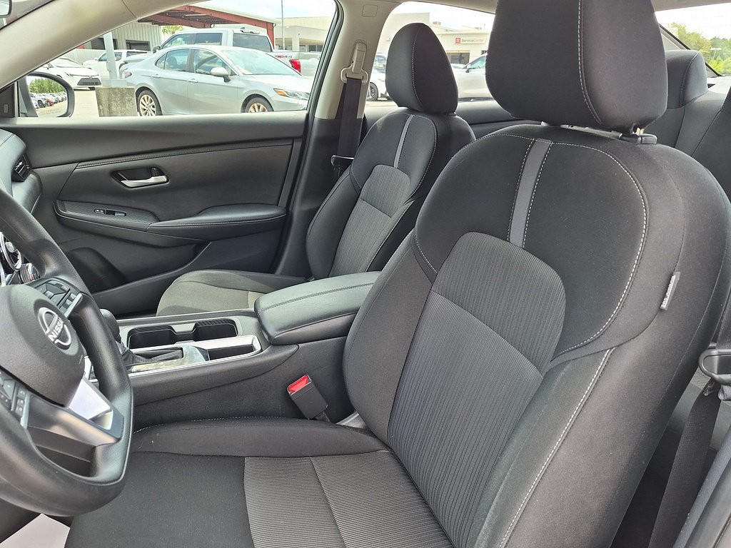 Used 2025 Nissan Sentra SV FWD image 14