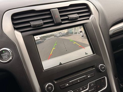 Used 2017 Ford Fusion SE w/ Equipment Group 602A FWD image 30