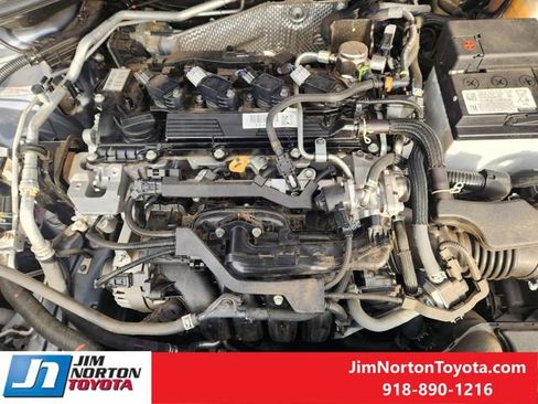 Used 2023 Toyota Corolla Cross XLE image 33