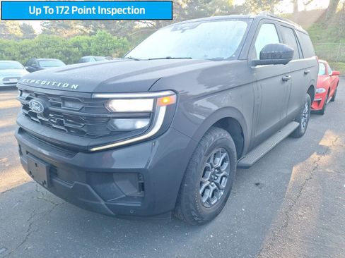 Certified 2025 Ford Expedition Active image 2