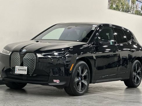 Used 2024 BMW iX xDrive50 AWD/4WD image 8