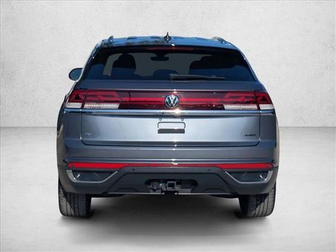 Used 2024 Volkswagen Atlas Cross Sport SE AWD/4WD image 7