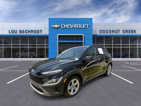 Used 2022 Hyundai Kona SEL w/ Convenience Package FWD image 4