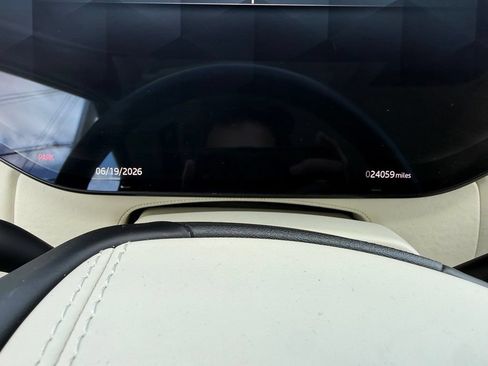 Used 2024 Land Rover Range Rover SE AWD/4WD image 7