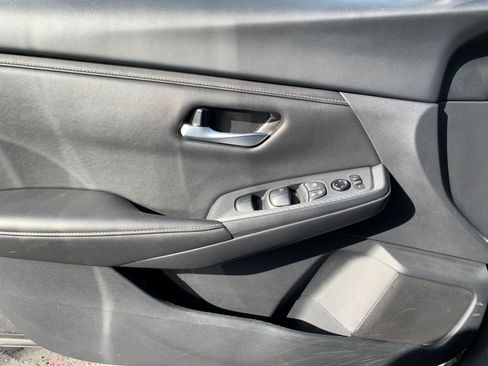 Used 2025 Nissan Sentra SV image 18