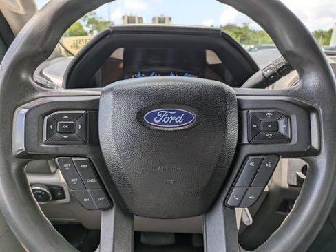 Used 2017 Ford F550 2WD Regular Cab Super Duty image 18