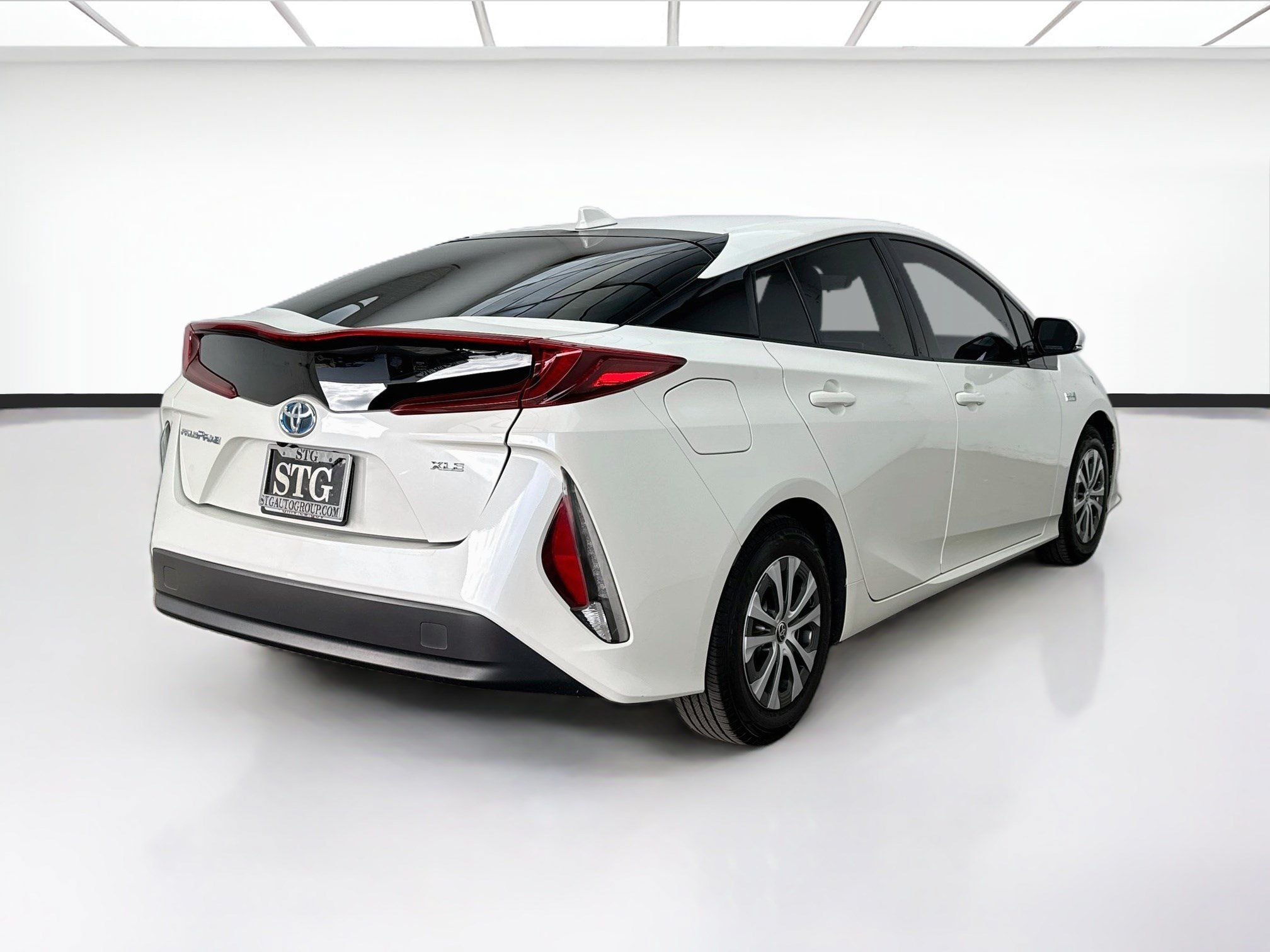 Used 2020 Toyota Prius Prime XLE FWD image 4