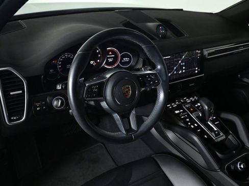 Certified 2023 Porsche Cayenne AWD/4WD image 4