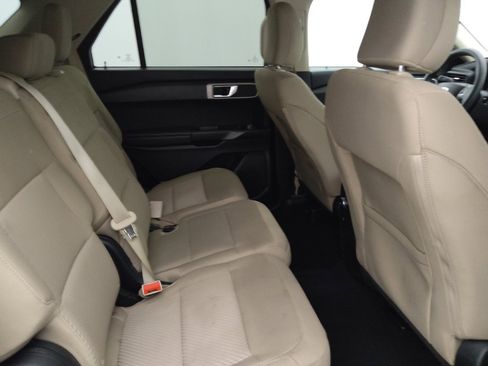 Used 2021 Ford Explorer 2WD image 19