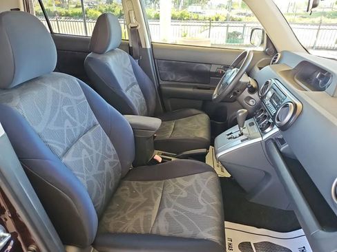 Used 2011 Scion xB image 10