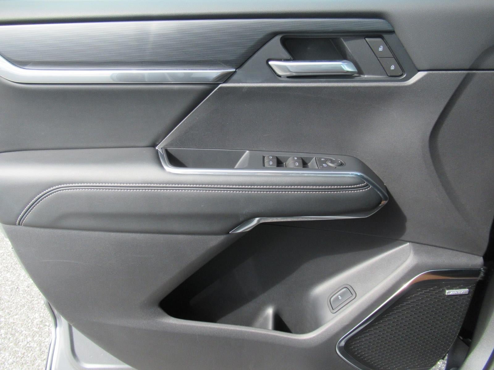 Used 2026 GMC Acadia Elevation w/ Elevation Premium Package FWD image 22