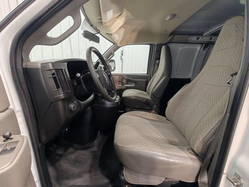 Used 2024 GMC Savana 3500 Extended RWD image 23