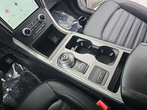 Used 2024 Ford Edge SEL image 21