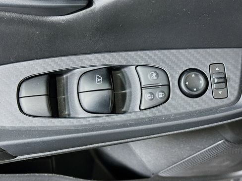 Used 2025 Nissan Sentra S image 15