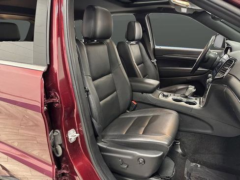 Used 2022 Jeep Grand Cherokee Limited image 31