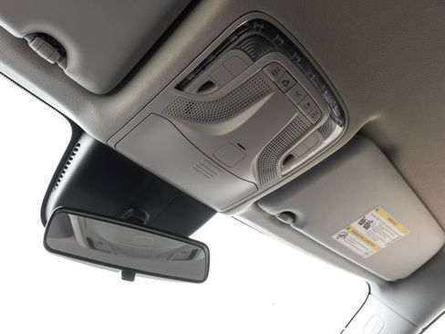 Used 2017 Mercedes-Benz Metris Passenger w/ Driver Efficiency Package image 23