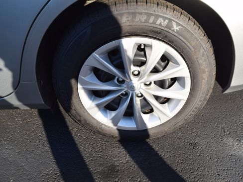 Used 2017 Toyota Camry LE image 16