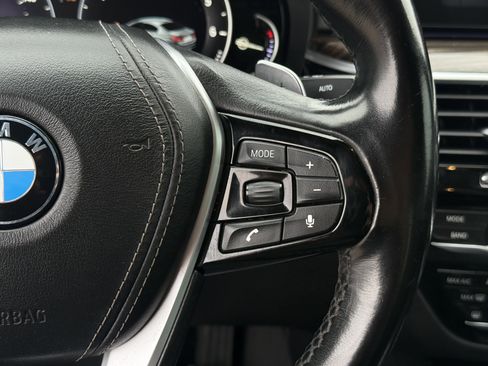 Used 2017 BMW 540i w/ Premium Package image 19