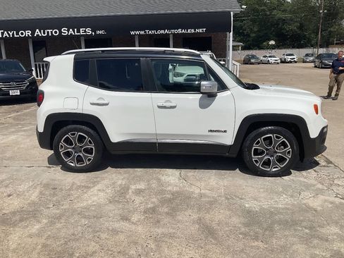 Used 2015 Jeep Renegade Limited w/ Advanced Technology Group FWD image 2