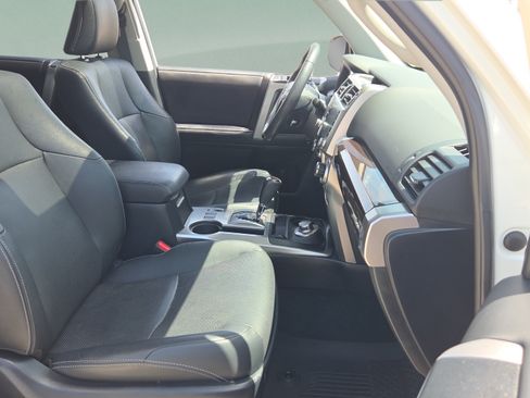 Used 2021 Toyota 4Runner Limited AWD/4WD image 30