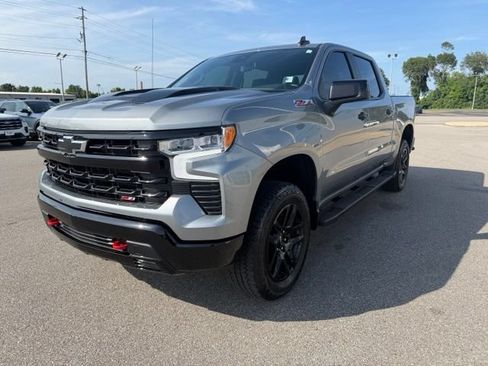 Used 2025 Chevrolet Silverado 1500 LT Trail Boss w/ Convenience Package II AWD/4WD image 6
