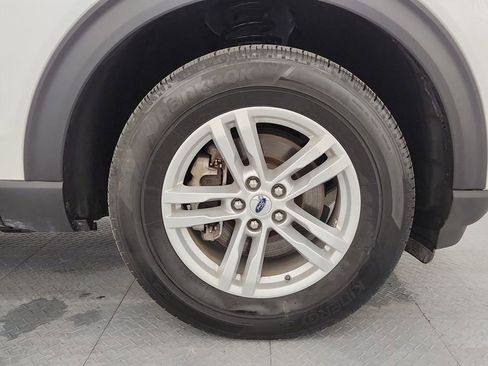 Used 2023 Ford Explorer XLT image 23