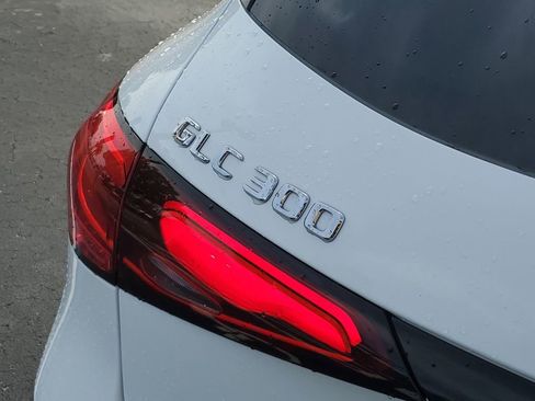 Used 2025 Mercedes-Benz GLC 300 image 14