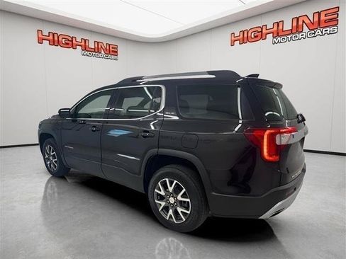 Used 2022 GMC Acadia SLE w/ Driver Convenience Package FWD image 9