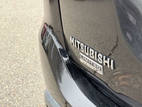 Used 2018 Mitsubishi Outlander LE FWD image 16