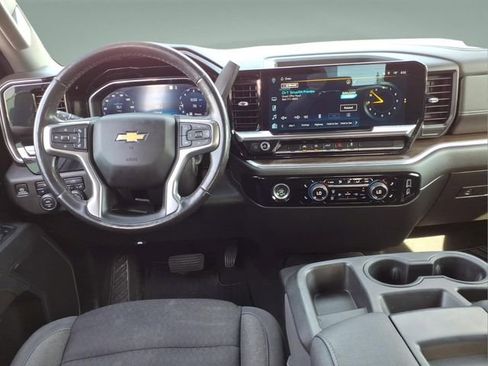 Used 2022 Chevrolet Silverado 1500 LT AWD/4WD image 17