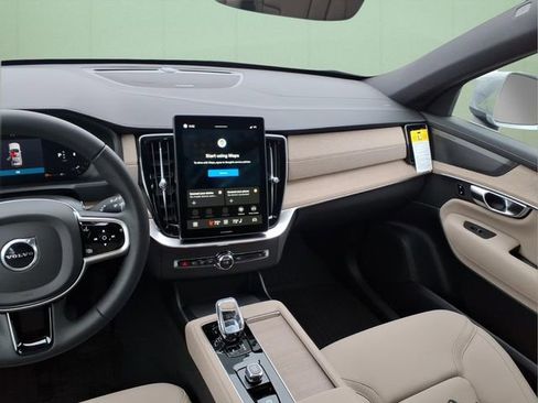 New 2026 Volvo XC90 B6 Plus w/ Protection Package Premier image 12