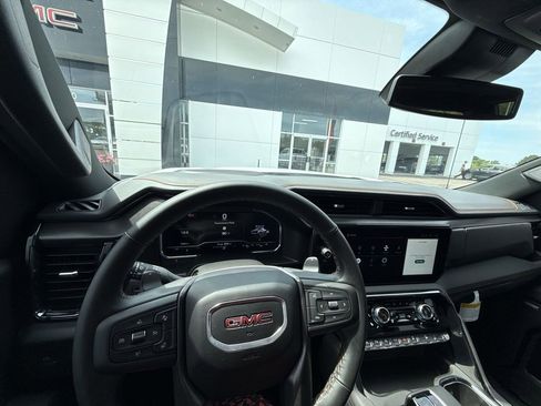 Certified 2025 GMC Sierra 1500 AT4 w/ AT4 Preferred Package AWD/4WD image 16