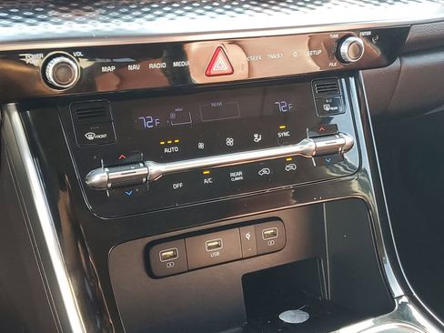 Used 2022 Kia Carnival SX Prestige image 33