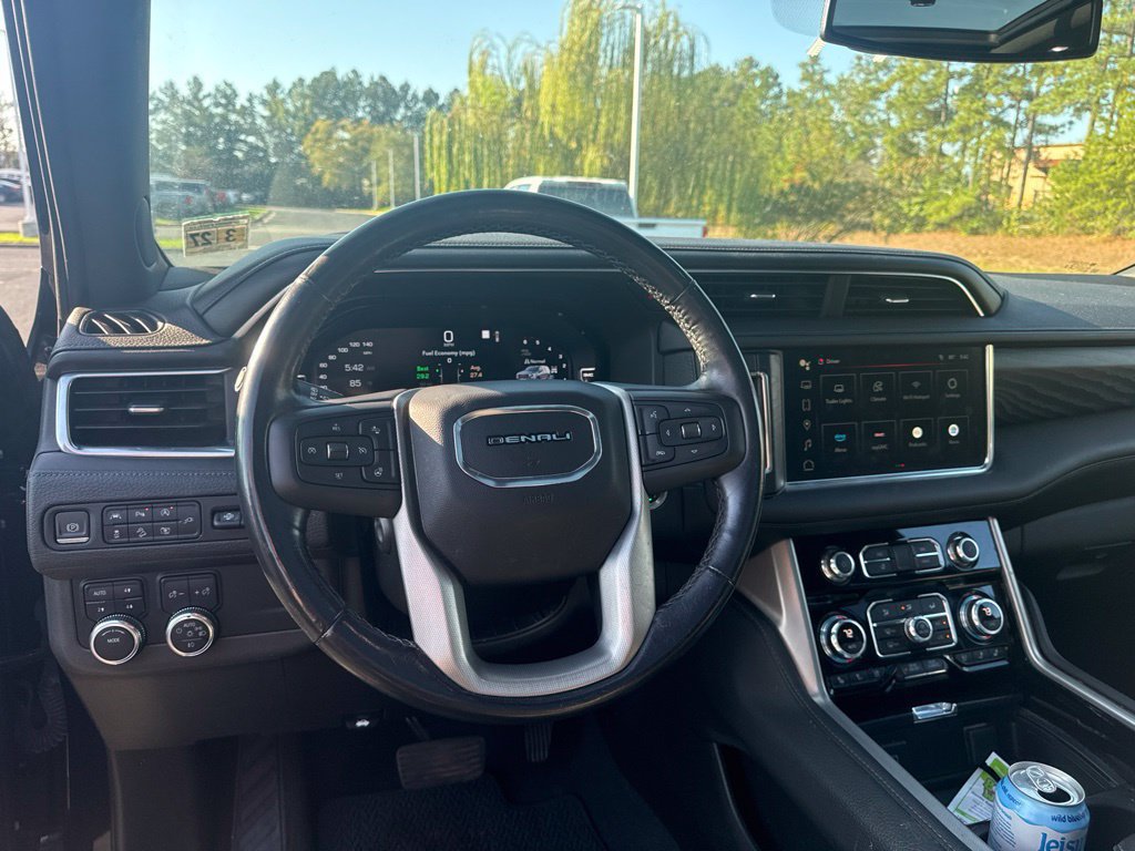 Used 2022 GMC Yukon Denali AWD/4WD image 9
