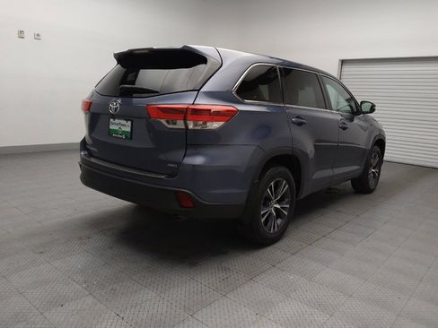 Used 2018 Toyota Highlander LE image 9