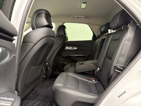 Used 2025 Genesis GV70 2.5T image 17