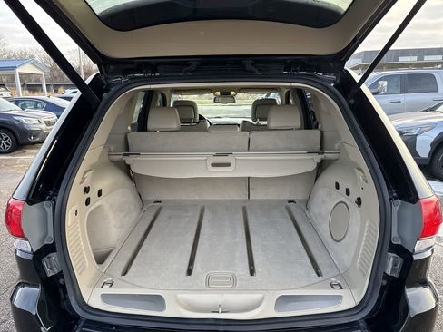 Used 2014 Jeep Grand Cherokee Overland w/ Advanced Technology Group image 32