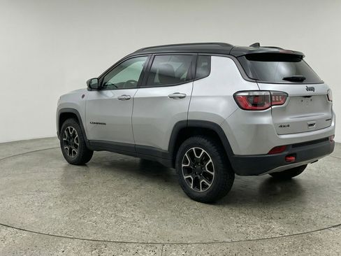 Used 2025 Jeep Compass Trailhawk image 6