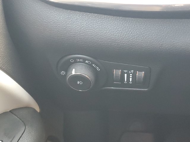 Used 2024 Jeep Compass Limited AWD/4WD image 19