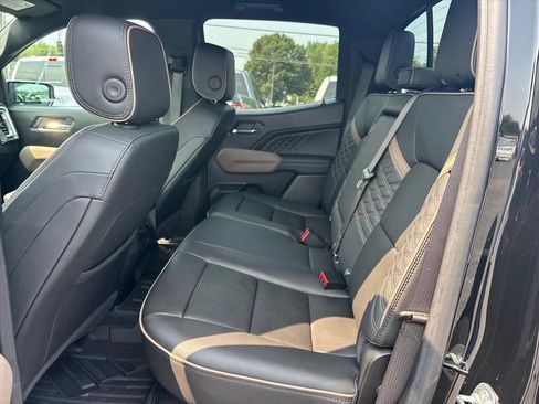 Used 2025 GMC Canyon Denali w/ LPO, Denali Black Edition AWD/4WD image 17