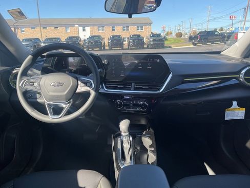 New 2026 Chevrolet Trax ACTIV w/ Sunroof Package FWD image 27