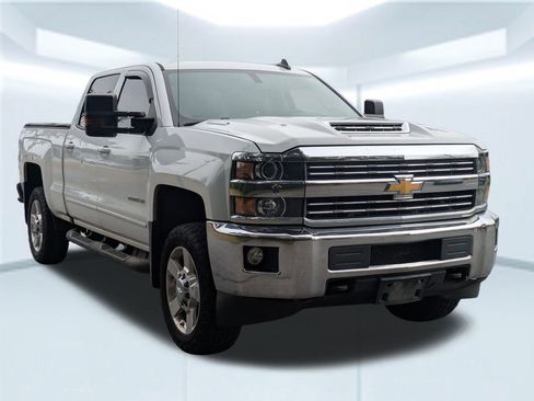 Used 2017 Chevrolet Silverado 2500 LT w/ LT Convenience Package image 8