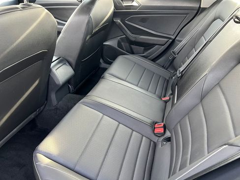 Used 2024 Volkswagen Jetta SE image 11