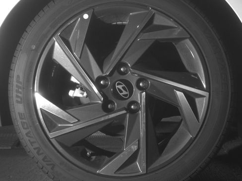 Used 2025 Hyundai Elantra SEL FWD image 15