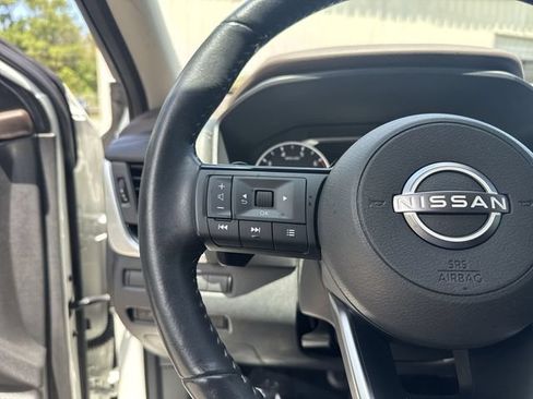 Used 2023 Nissan Rogue SV w/ SV Premium B Package FWD image 17