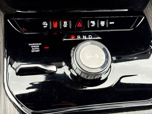 Used 2023 Jeep Wagoneer L Series II image 17