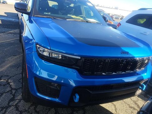 Used 2023 Jeep Grand Cherokee Trailhawk w/ Advanced Protech Group II image 3